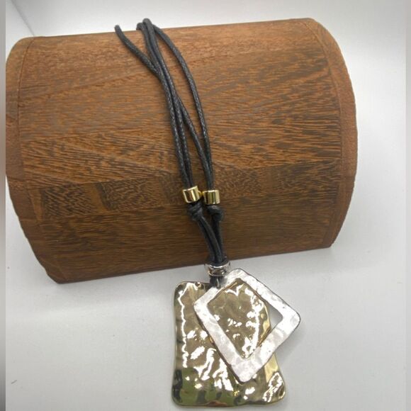 Chico's Hammered Metal Pendant Necklace Multi Strand Leather Necklace Artsy Edgy - Picture 2 of 4